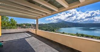 Attico di lusso a Castel Gandolfo