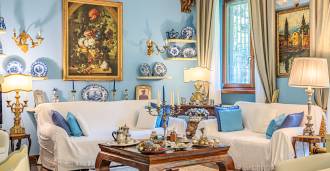 Appartamento di quattro locali con design elegante a Milano.