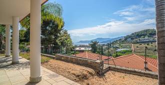 Villa moderna con vista mare a Bordighera