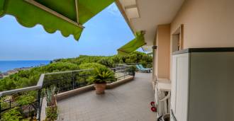 Attico con vista mare a Sanremo.