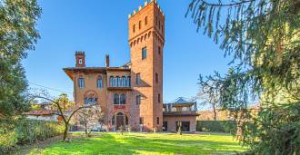 Castello di lusso in vendita a Bogomanero