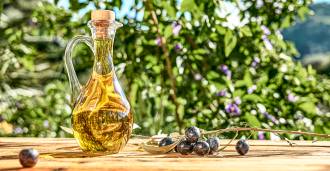 Produzione di olio d'oliva in Liguria