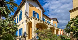 In vendita villa sul mare a Santa Marinella.