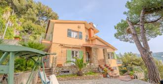 Villa con vista sul mare a Bordighera