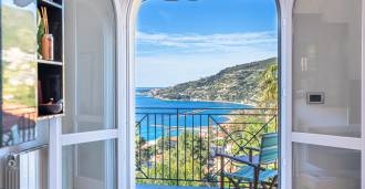 Attico con vista mare a Ospedaletti in vendita