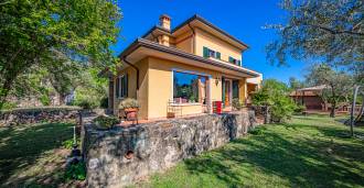 Villa a Carrara in vendita