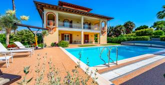 Vendita di una splendida villa a Forte dei Marmi