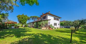 Villa di lusso in vendita a Marina di Carrara