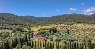 Vendita di un elegante agriturismo a Pontone