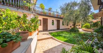 Villa prestigiosa a Montecatini Terme in vendita