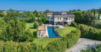Villa con piscina a Forte dei Marmi in vendita