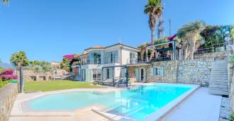 Villa Monet con piscina e splendida vista mare a Bordighera