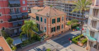 Villa in centro a Bordighera in vendita