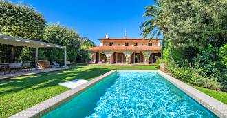 Villa di lusso con giardino vicino al mare nella regione Tirrenica